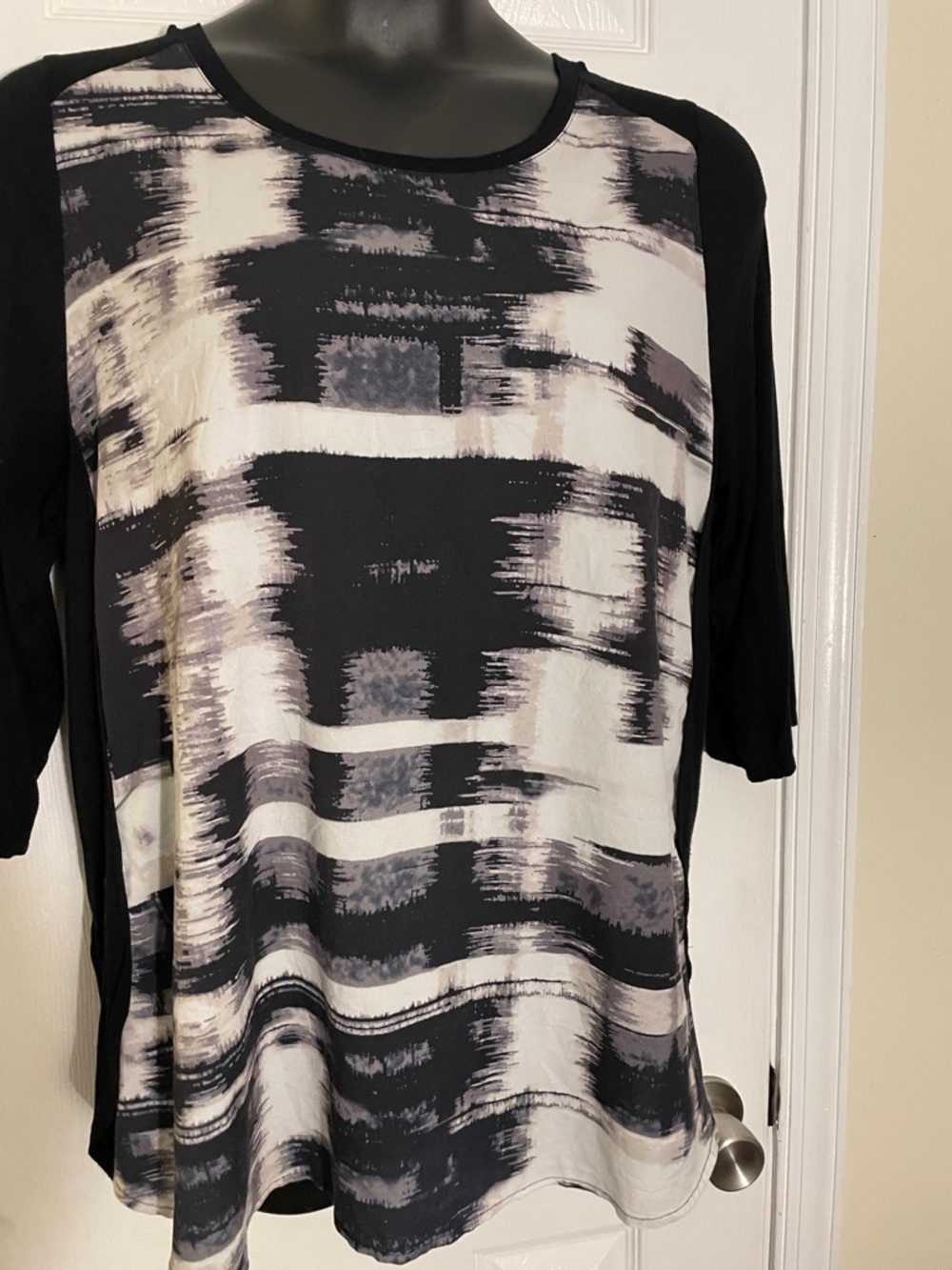 Black & White Brushstroke Print 3/4 Sleeve Tunic top 1X